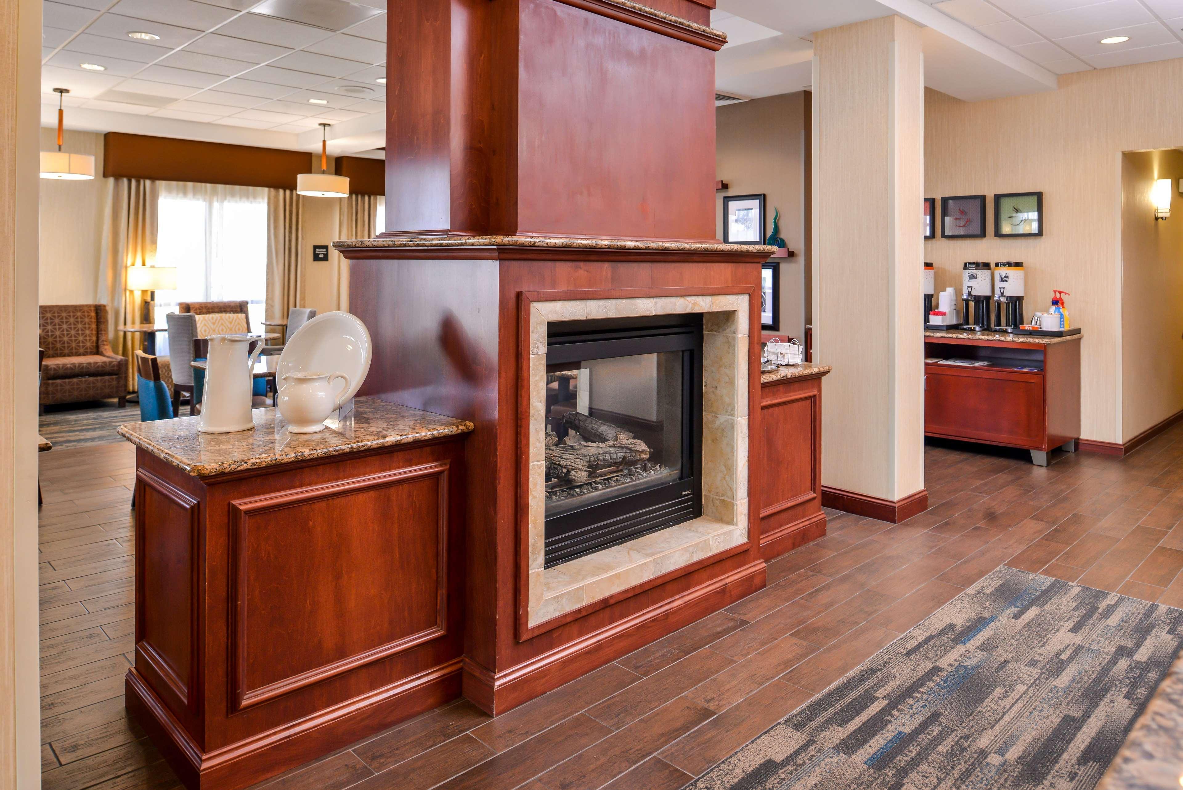 Hampton Inn Йорк Екстериор снимка