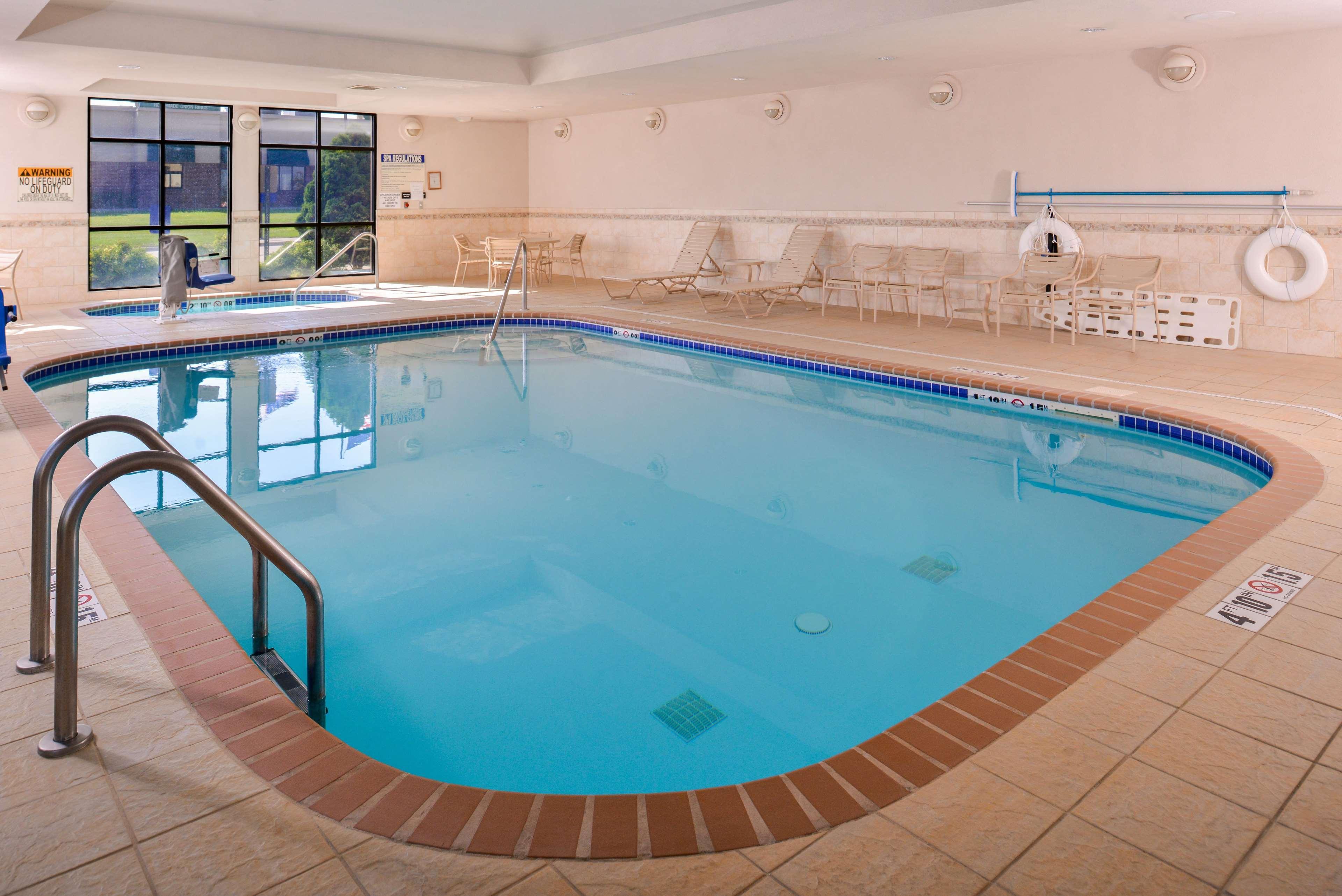 Hampton Inn Йорк Екстериор снимка