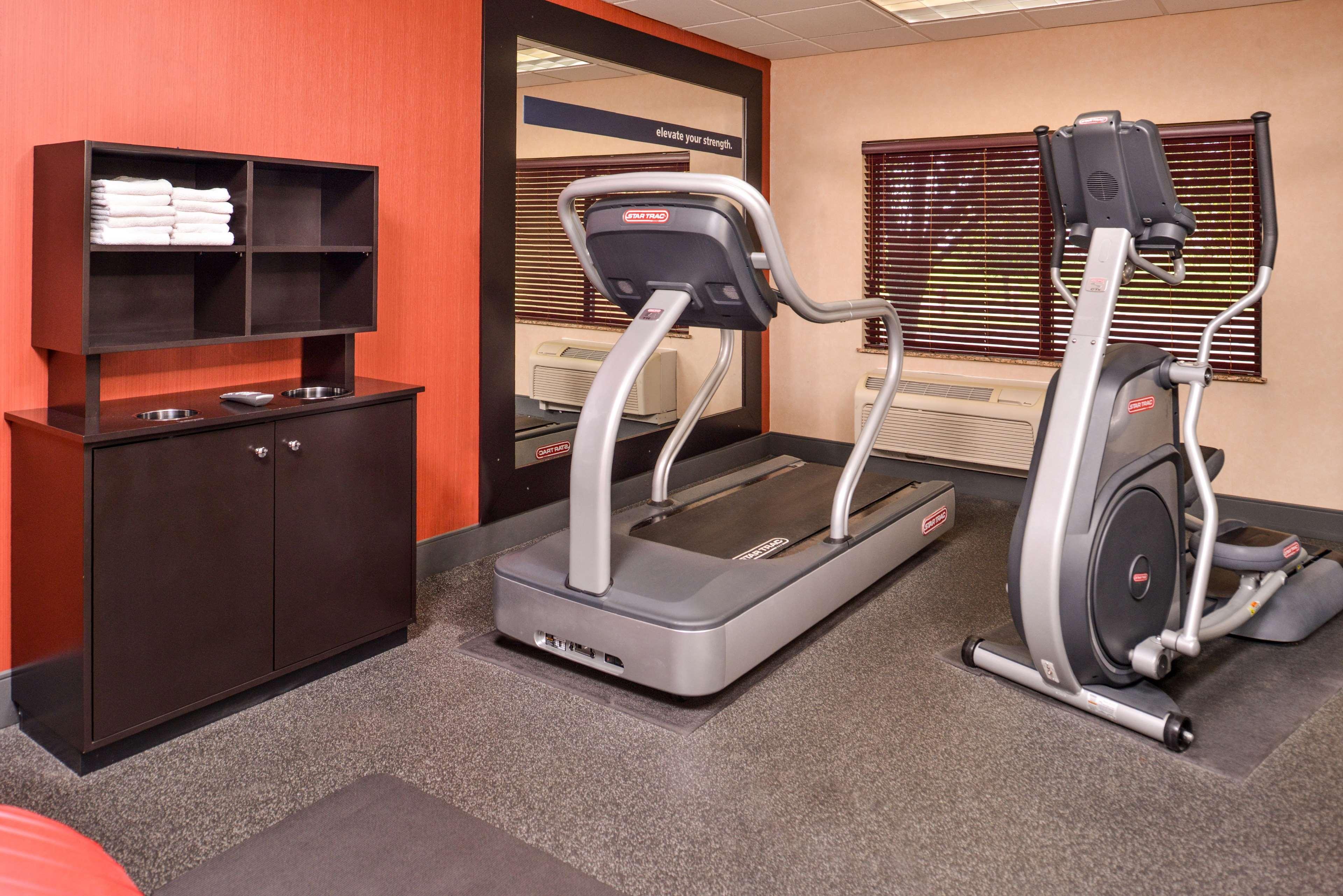 Hampton Inn Йорк Екстериор снимка