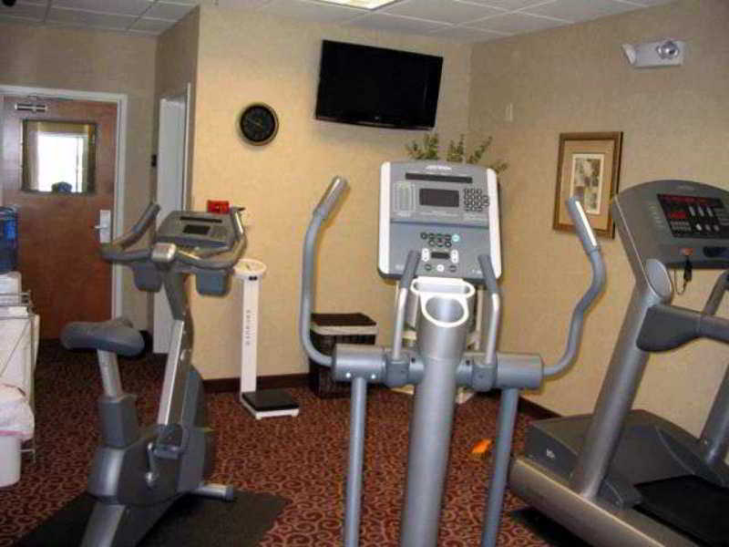 Hampton Inn Йорк Съоръжения снимка