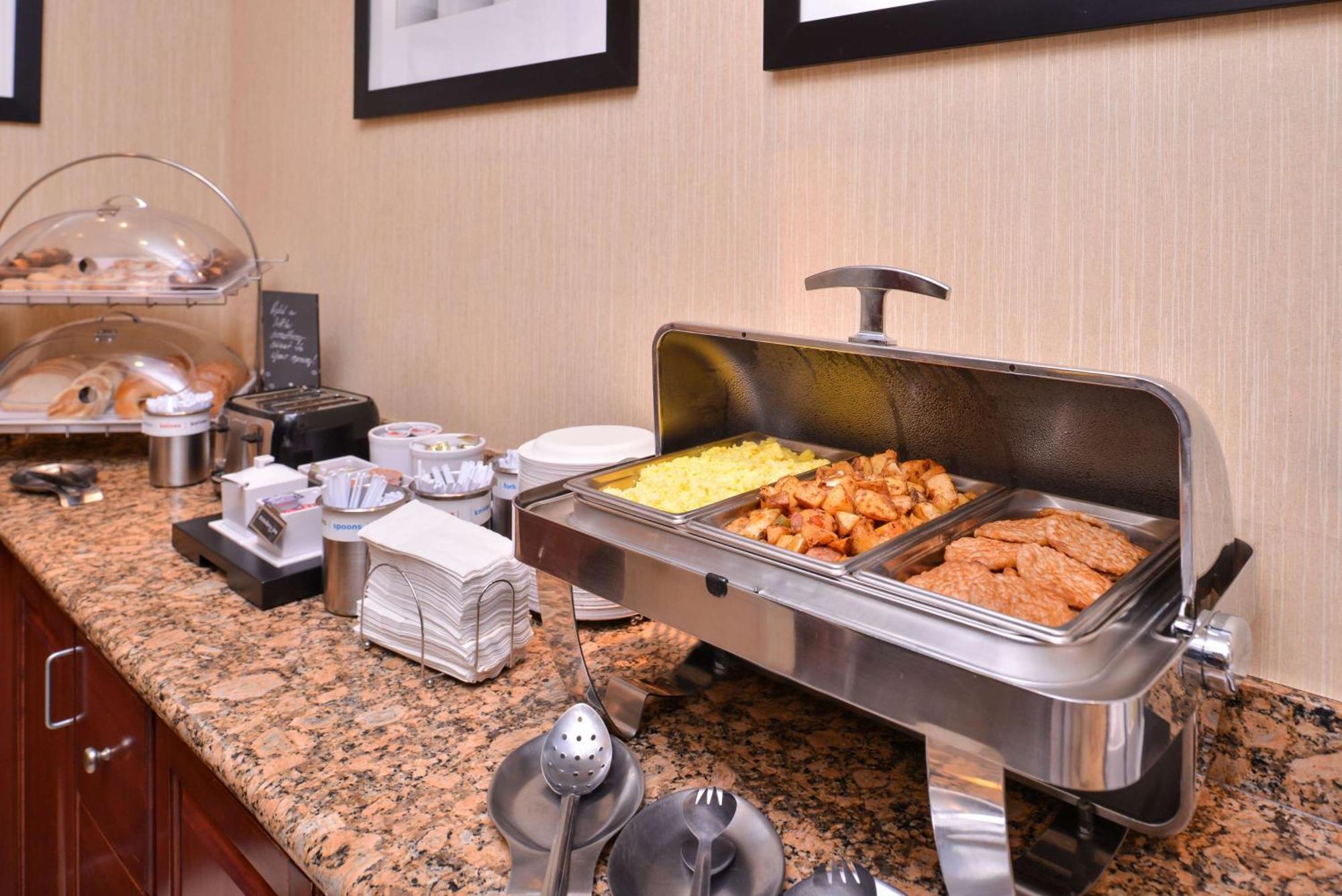 Hampton Inn Йорк Екстериор снимка