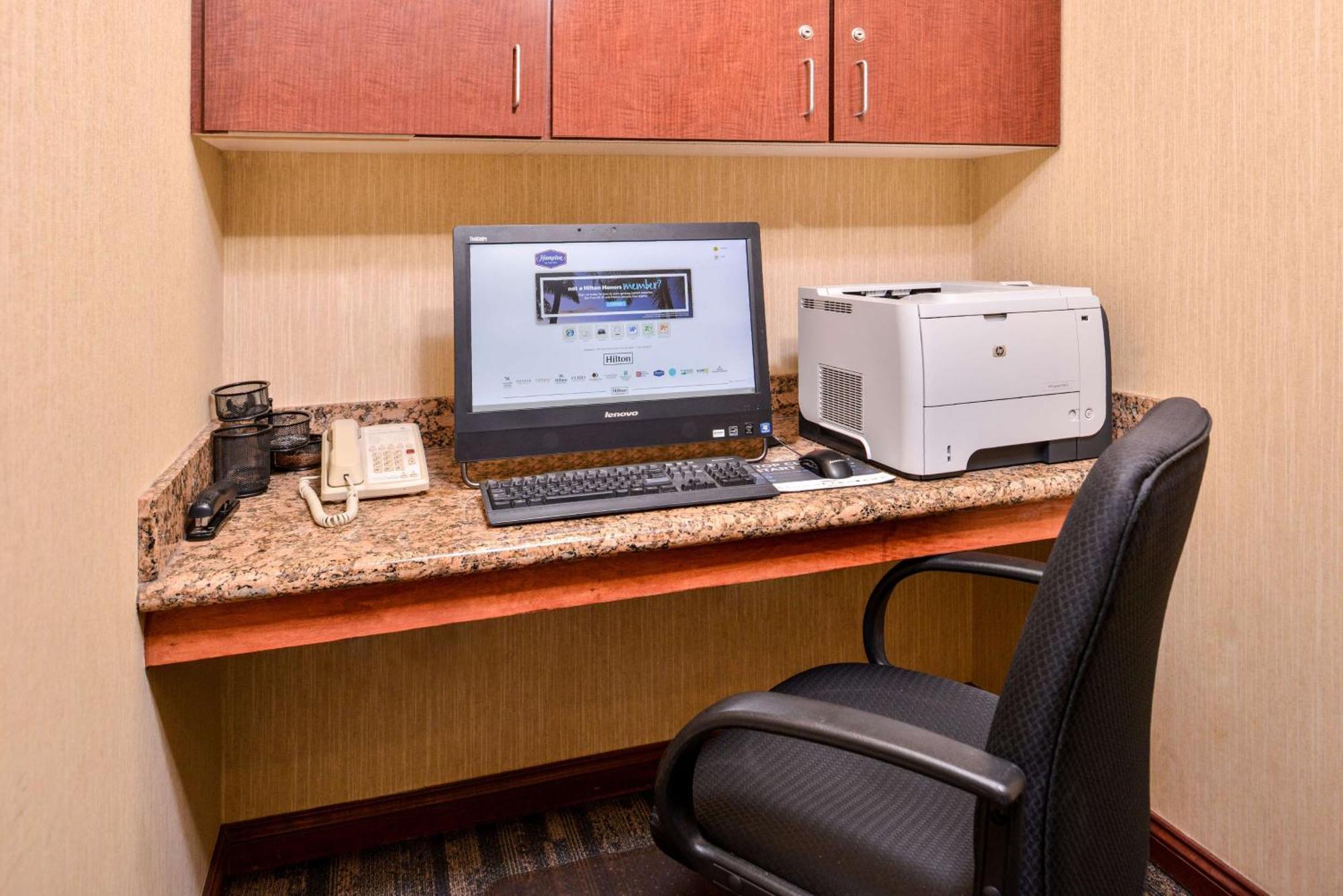 Hampton Inn Йорк Екстериор снимка