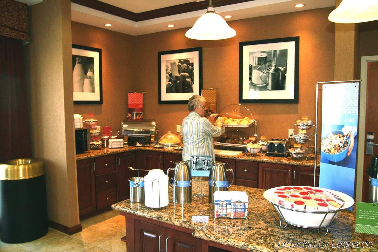 Hampton Inn Йорк Ресторант снимка